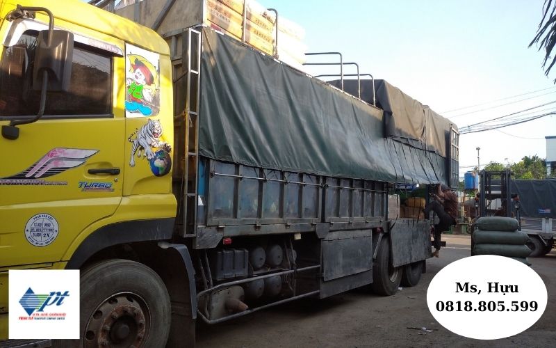 Xe tải chở hàng từ Nam Định đi Quảng Bình