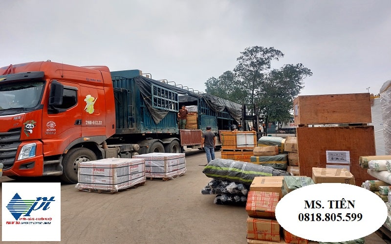 Xe tải chở hàng từ Vĩnh Phúc đi Đà Nẵng