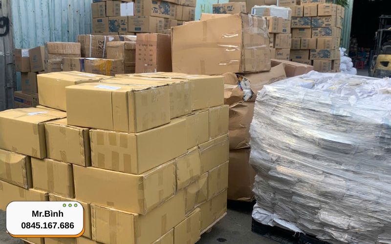 Hàng hóa tại kho Phước Tấn