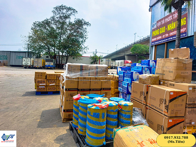 Xe tải trung chuyển hàng gửi đi Ninh Thuận tại Phước Tấn