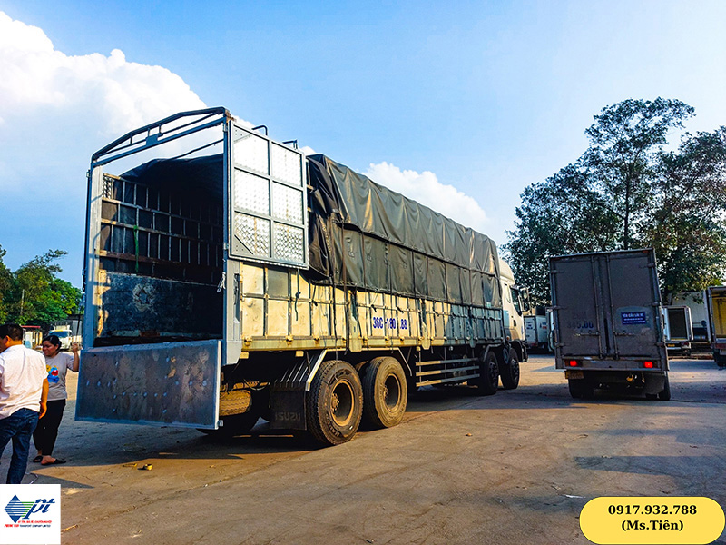 Xe tải chở hàng đi Quảng Ninh