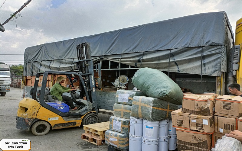 Xe tải chở hàng đi Vĩnh Phúc