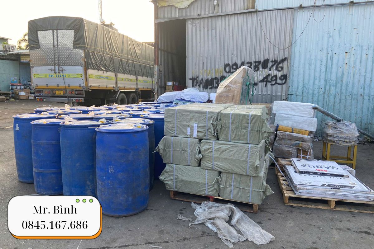 Các mặt hàng đa dạng gửi đi Tây Ninh