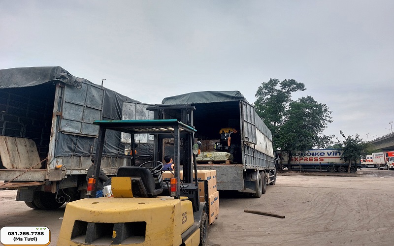 xe tải chở hàng đi Huế